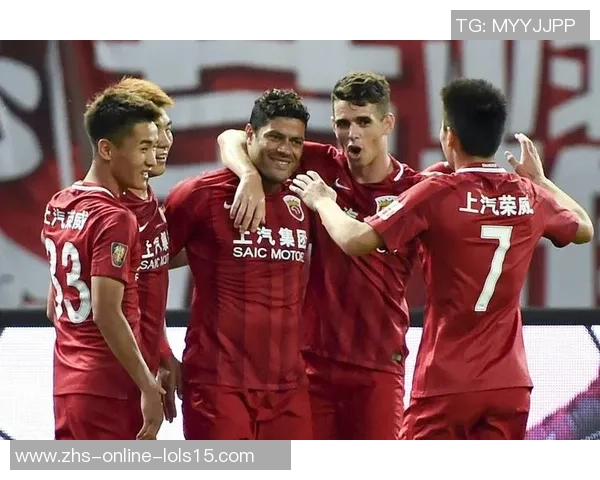 国安与上港激战正酣精彩对决全程直播不容错过